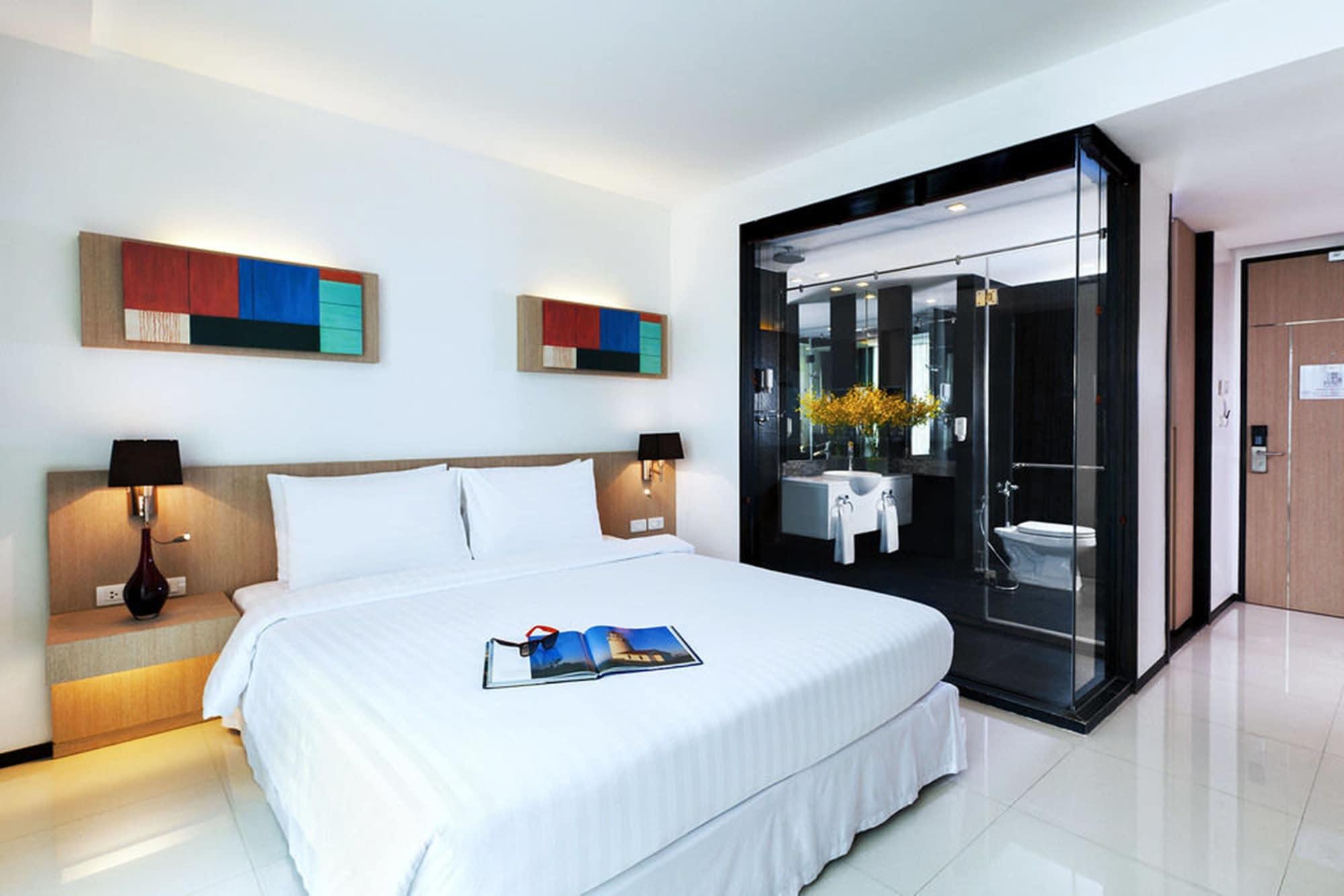 Vic 3 Bangkok Hotel Экстерьер фото