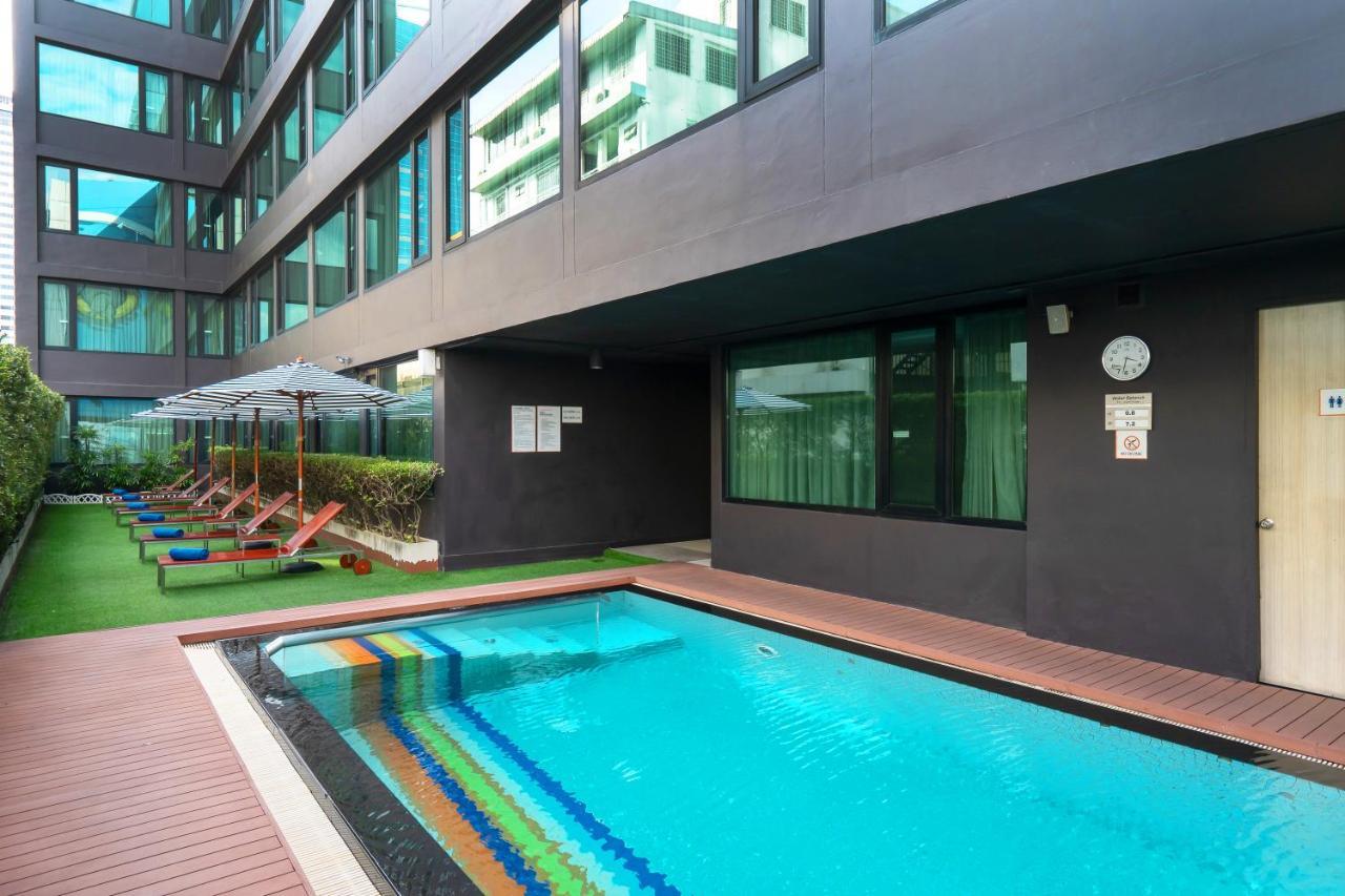 Vic 3 Bangkok Hotel Экстерьер фото