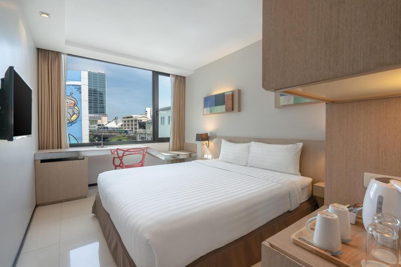 Vic 3 Bangkok Hotel Экстерьер фото