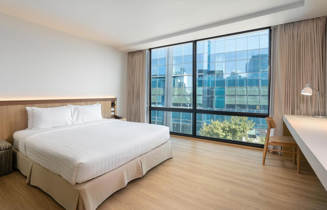 Vic 3 Bangkok Hotel Экстерьер фото