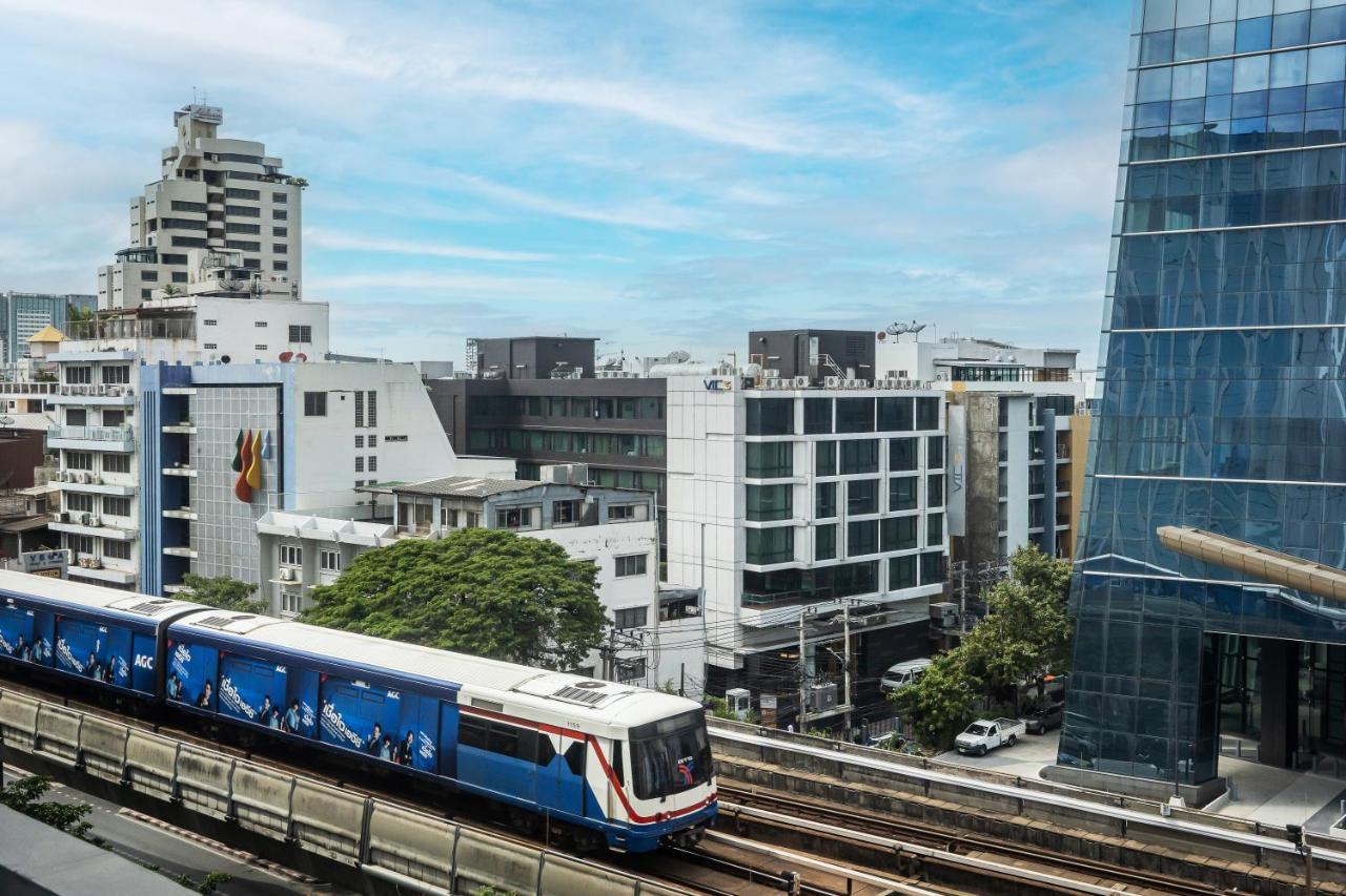 Vic 3 Bangkok Hotel Экстерьер фото