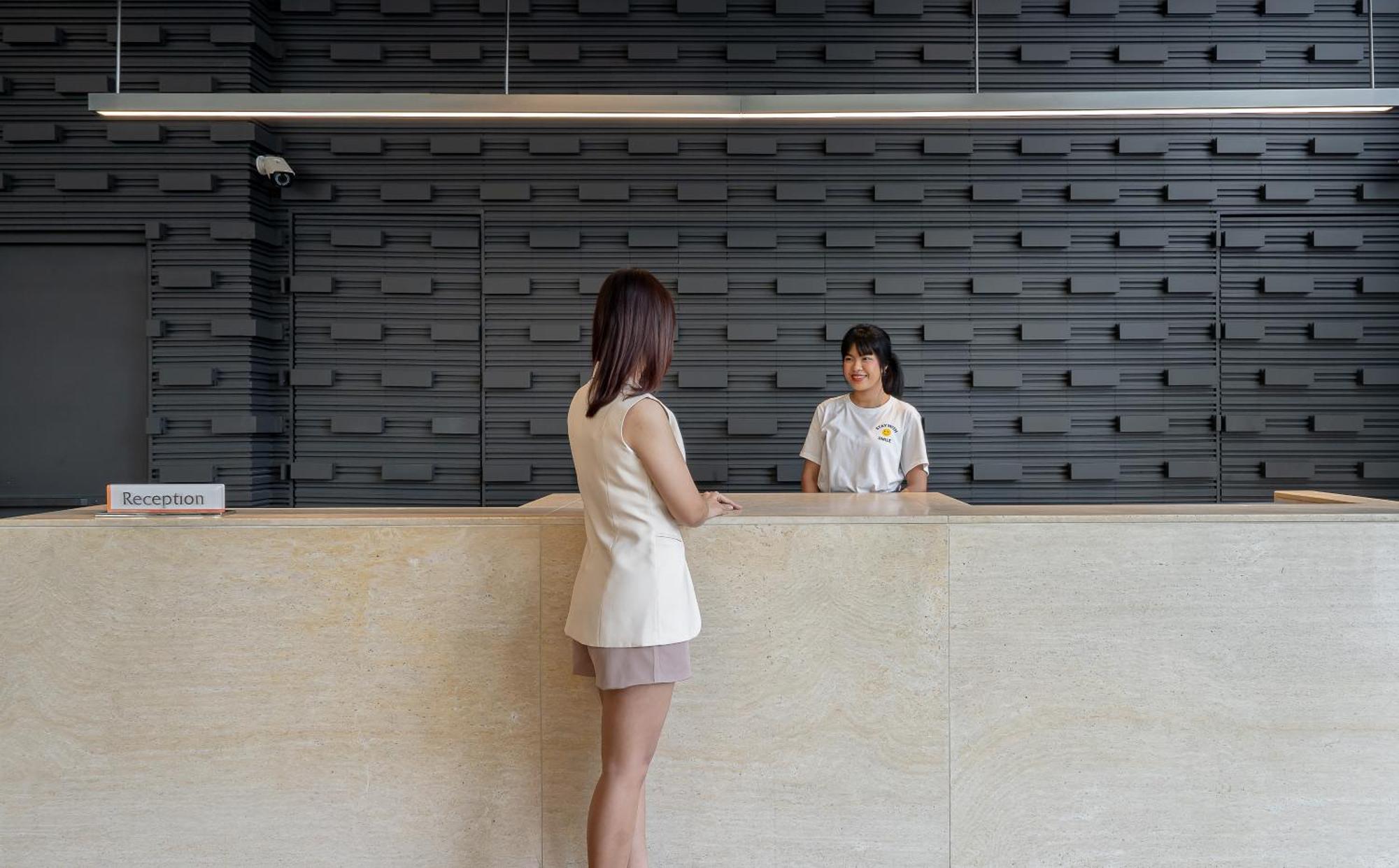 Vic 3 Bangkok Hotel Экстерьер фото