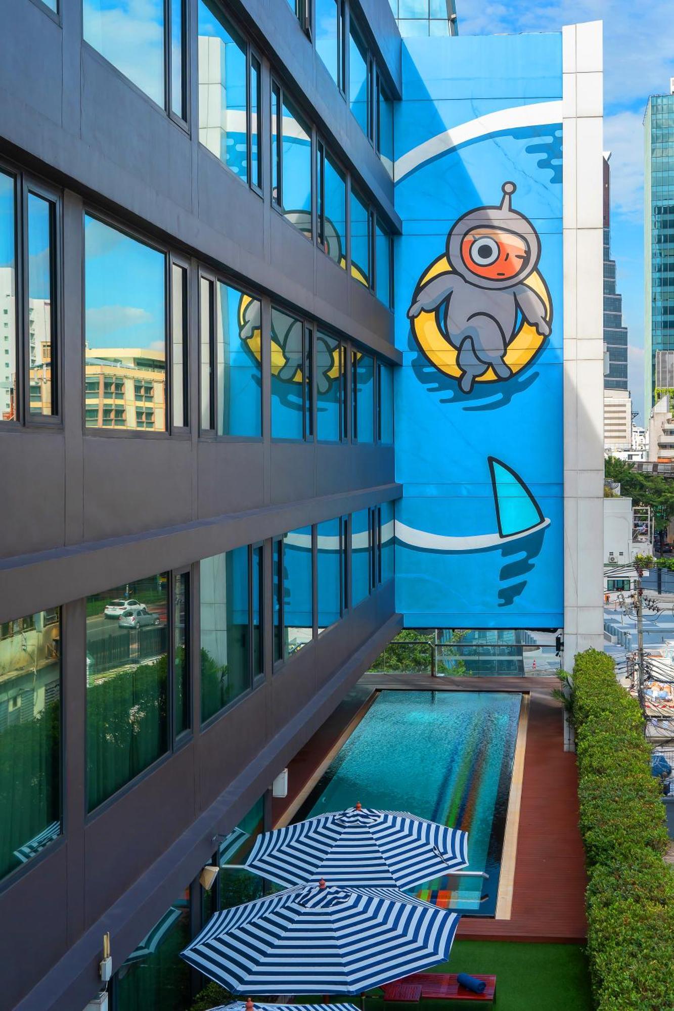 Vic 3 Bangkok Hotel Экстерьер фото