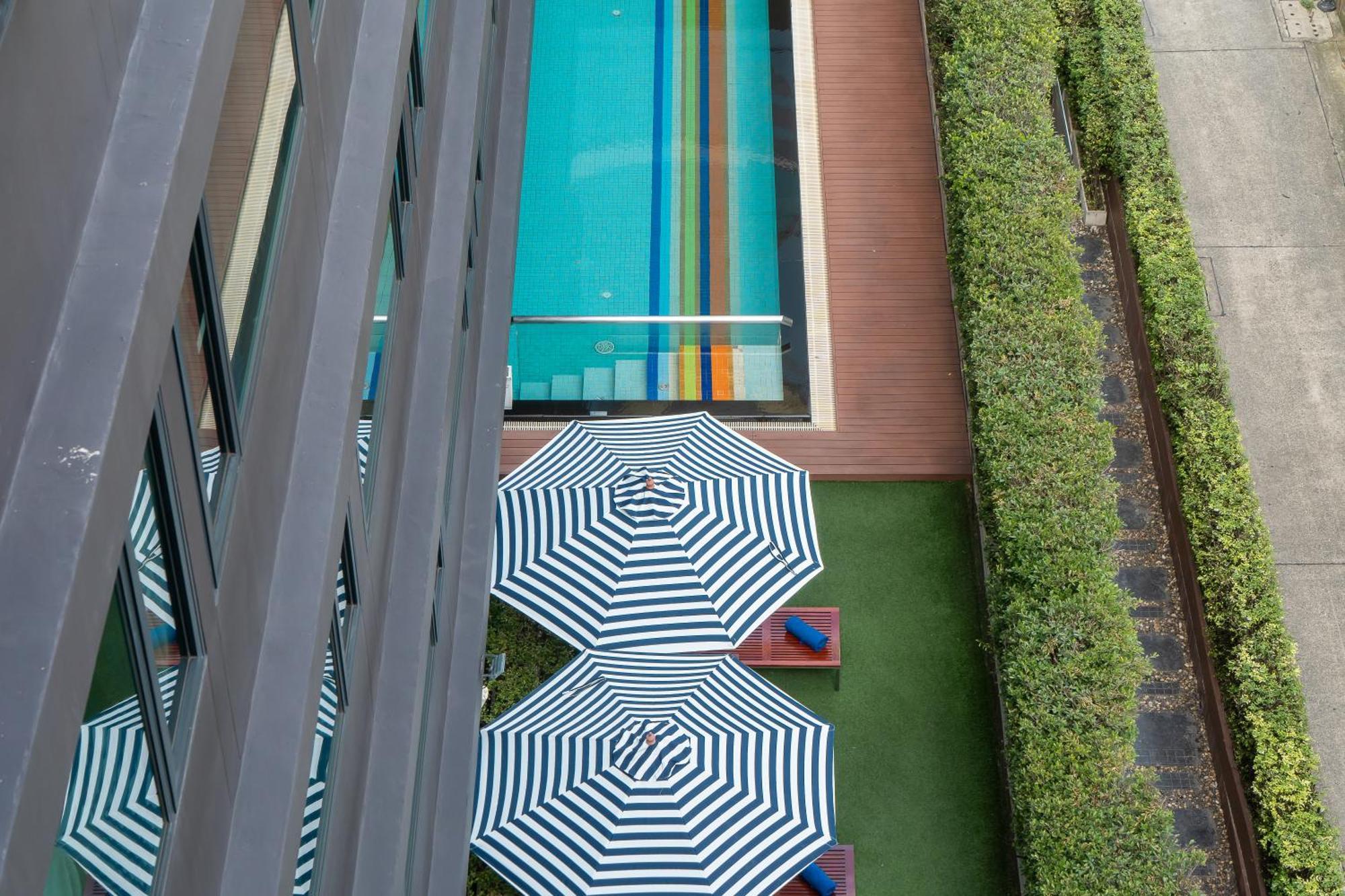 Vic 3 Bangkok Hotel Экстерьер фото