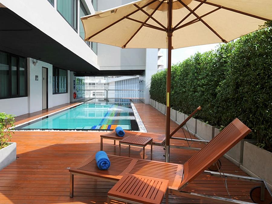 Vic 3 Bangkok Hotel Экстерьер фото