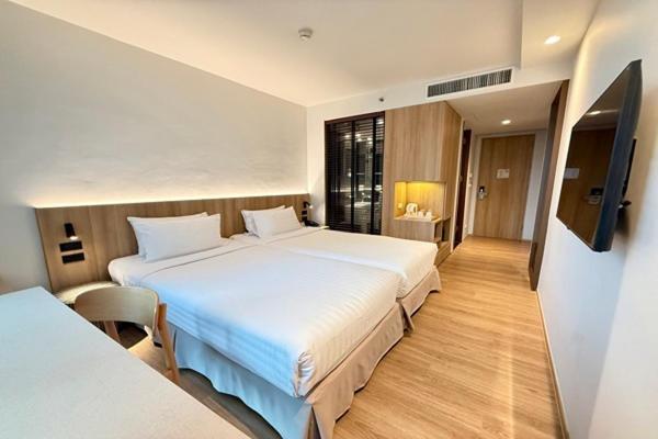 Vic 3 Bangkok Hotel Экстерьер фото